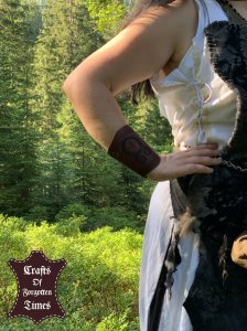 Lederarmband mit Symbol (mittel)