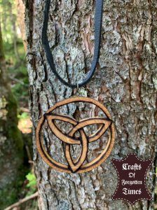 Umgekehrte Triquetra Symbol Halskette