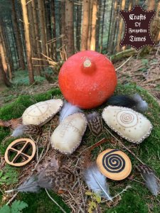 Ei-Rassel aus Ziegen Rohhaut