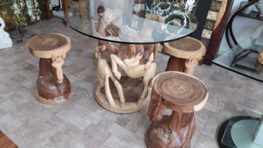 Pferdetisch mit Pferdehockern - handgeschnitzt