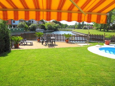 ALBARELLA - DOPPELHAUSHÄLFTE MIT SWIMMINGPOOL UND FIORDBLICK