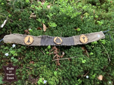 Diverse Stirnbänder aus Wildleder oder Hirschfell mit Seiten Symbolik 4