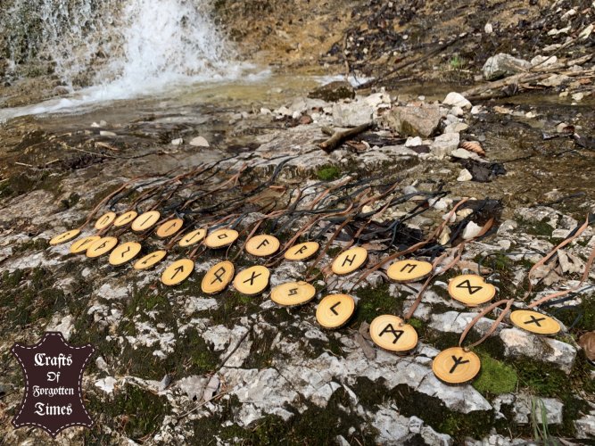 Halsband mit Lieblings Rune eingebrannt