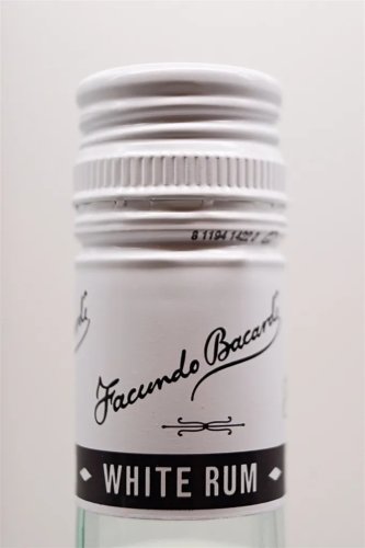 Bacardi Carta Blanca – Der Klassiker unter den weißen Rums (0,7L, 37,5% Vol.)