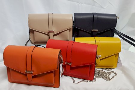 Handtaschen in verschiedenen Farben