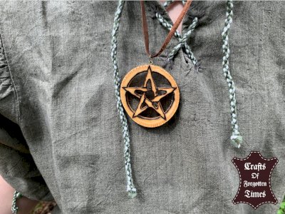 Pentagram aus Astscheibe 9